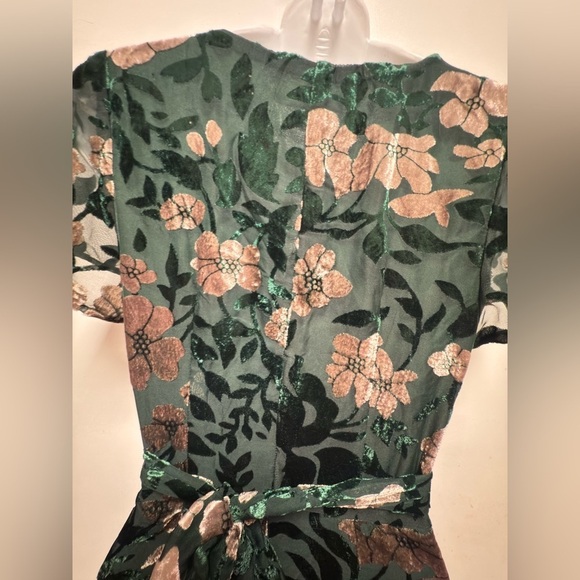 Lulu's Chic Status Emerald Green Floral Velvet Burnout Wrap Midi Dress Size XS - Picture 5 of 9